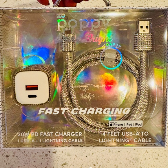 NIP๐๐xo poppy bling๐๐20W PD Fast Charging 1 USB-A + Lightning Cable Bling combo - Picture 7 of 11